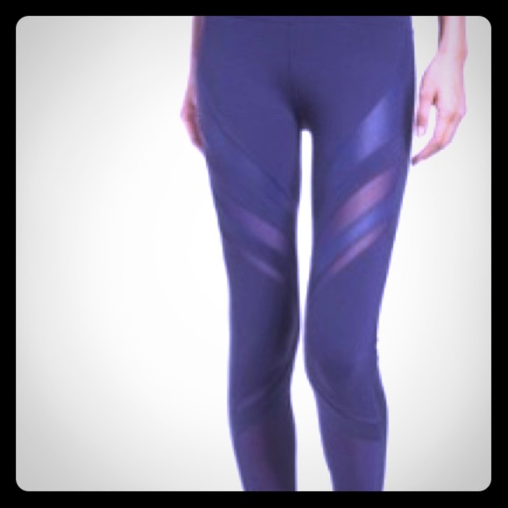 ALO YOGA EPIC LEGGINGS